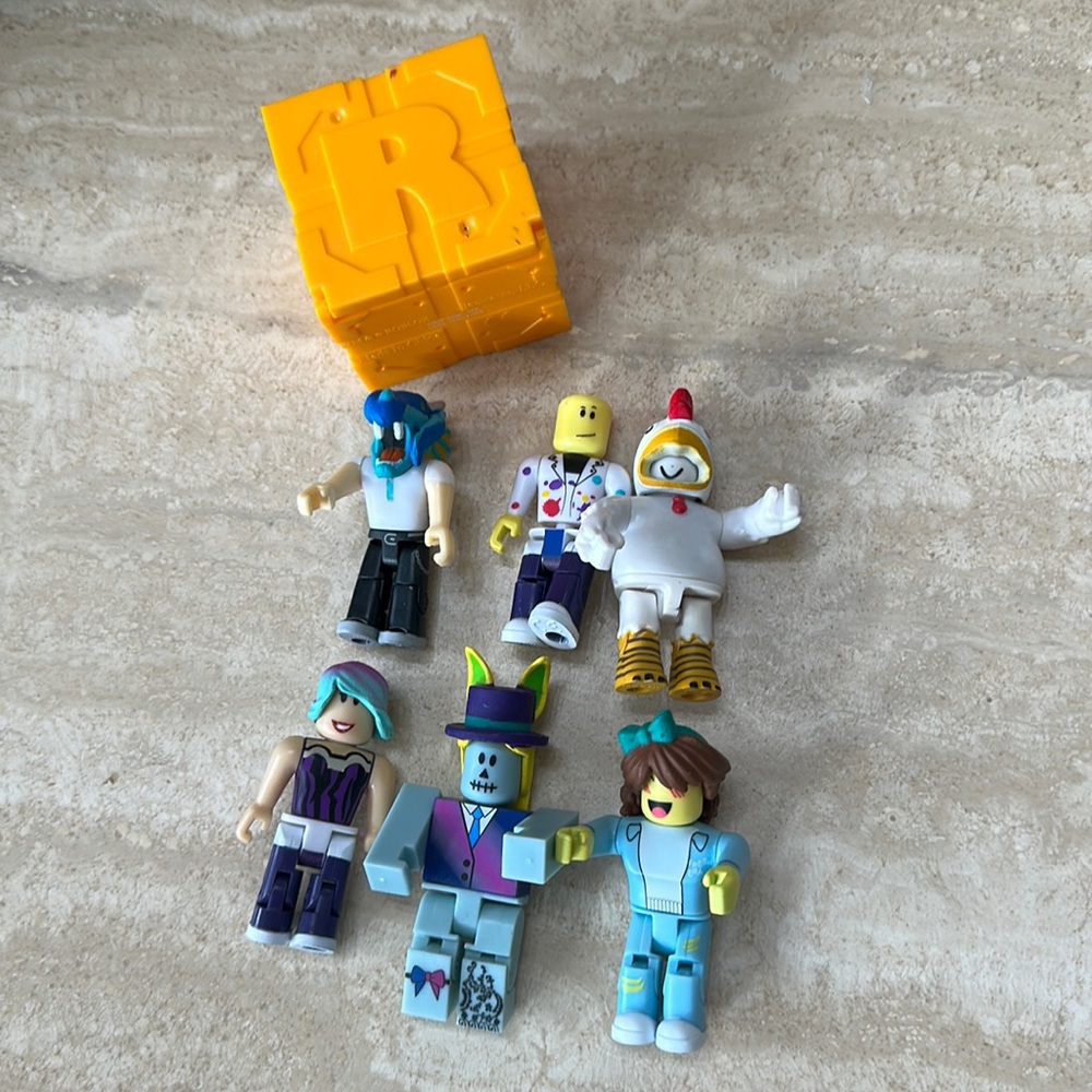Roblox characters and mystery box grab bag lot of 7 items